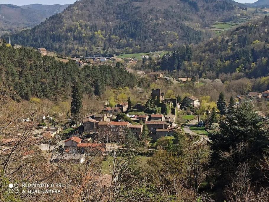 Gite Le Rocher Du Chateau De Retourtour Lamastre Esterno foto