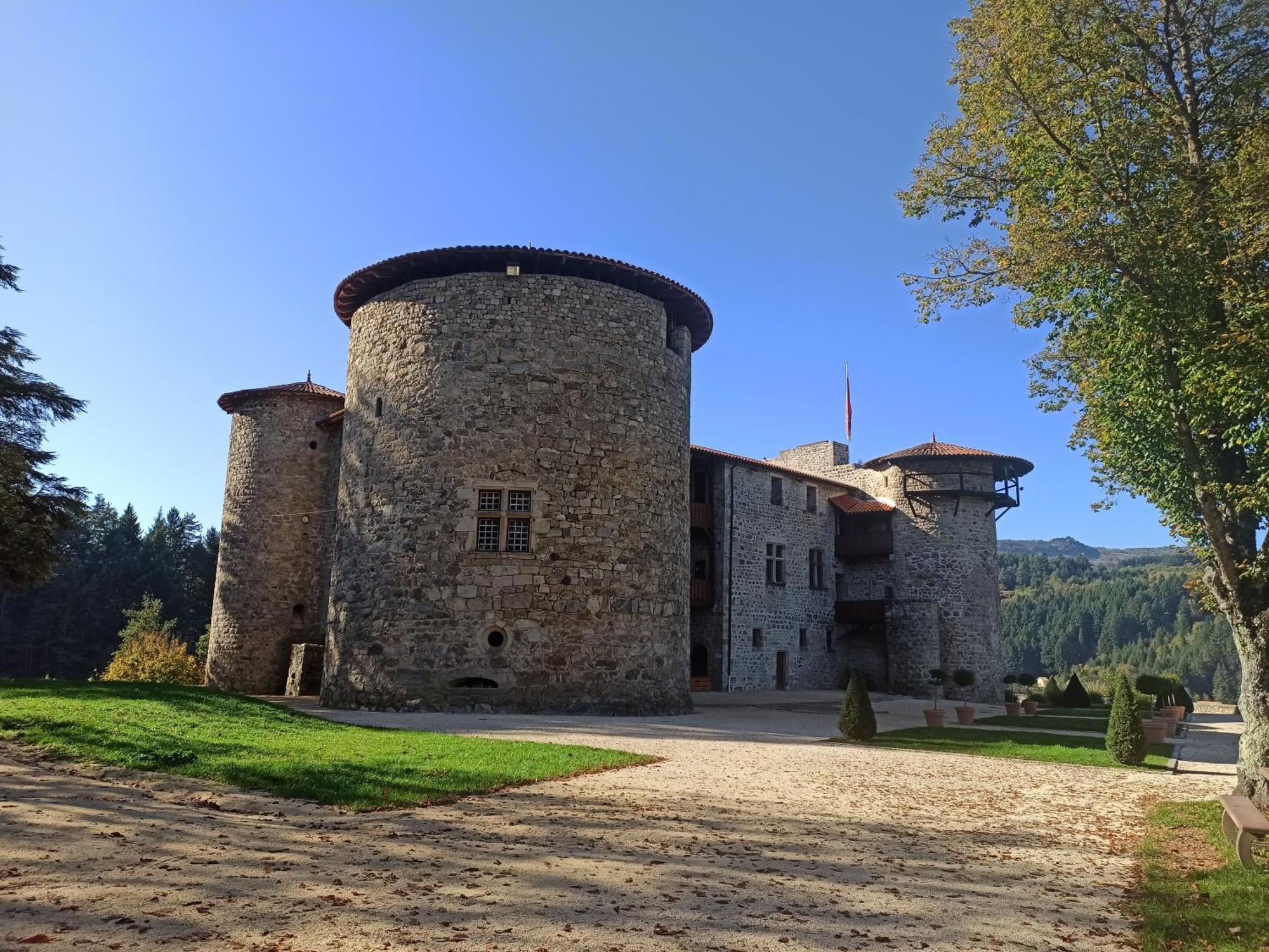 Gite Le Rocher Du Chateau De Retourtour Lamastre Esterno foto
